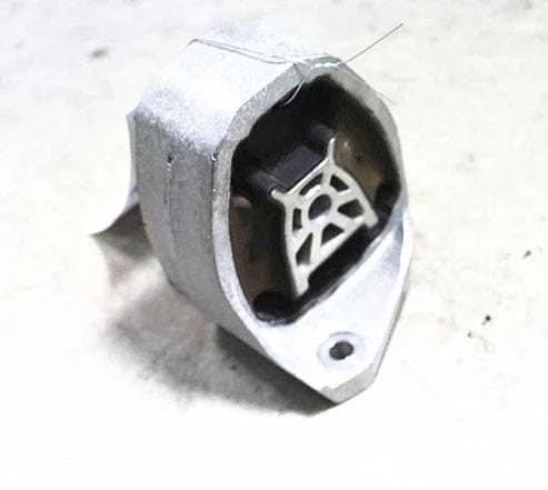 Left Lower Engine Mount for Volvo XC60 T5 T6 246 2.0L B4204T23/T27 2017-2024