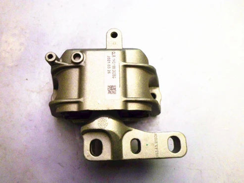 Right Engine Mount for Audi TT 8J 2.0L Petrol BWA BUB CDAA CEPA CESA 2006-2014